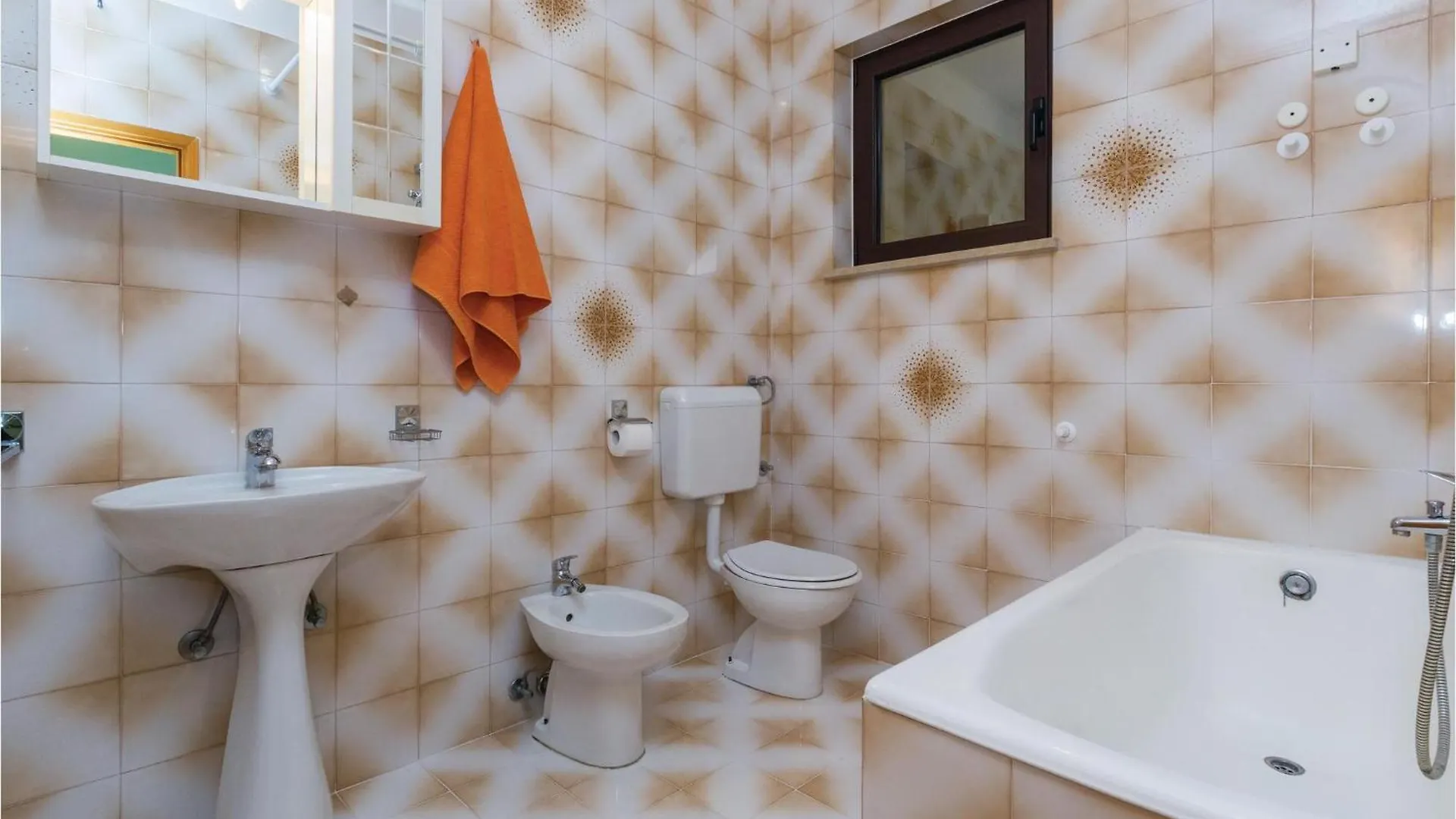 Beautiful Apartment In Porec With Kitchen 0*,  크로아티아