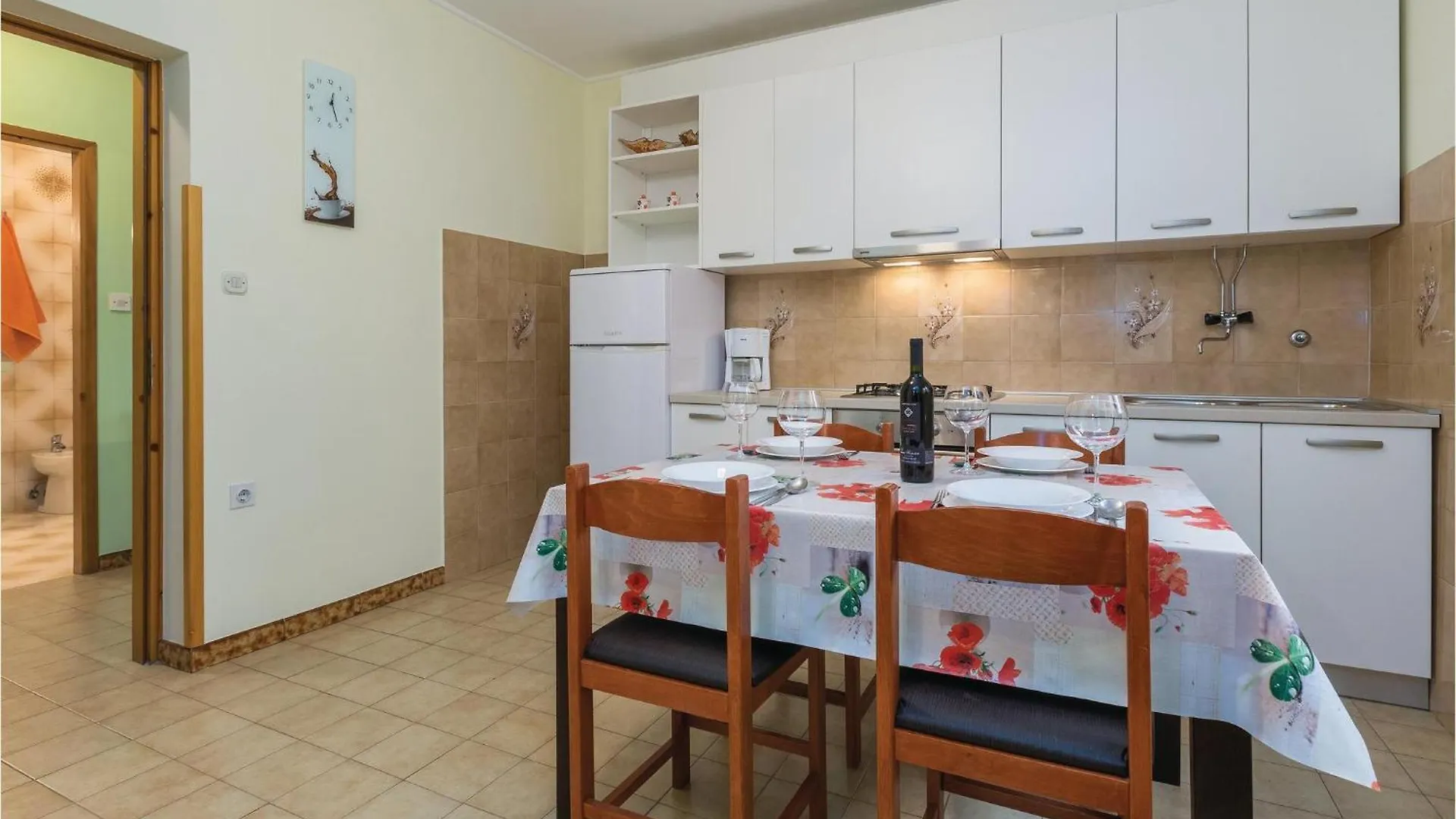 Beautiful Apartment In Porec With Kitchen